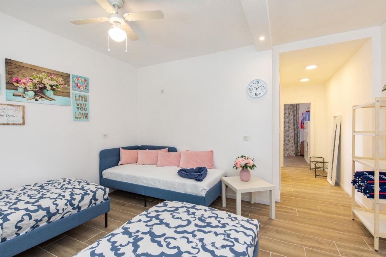 Apartment Dida I Mara Малинска Екстериор снимка