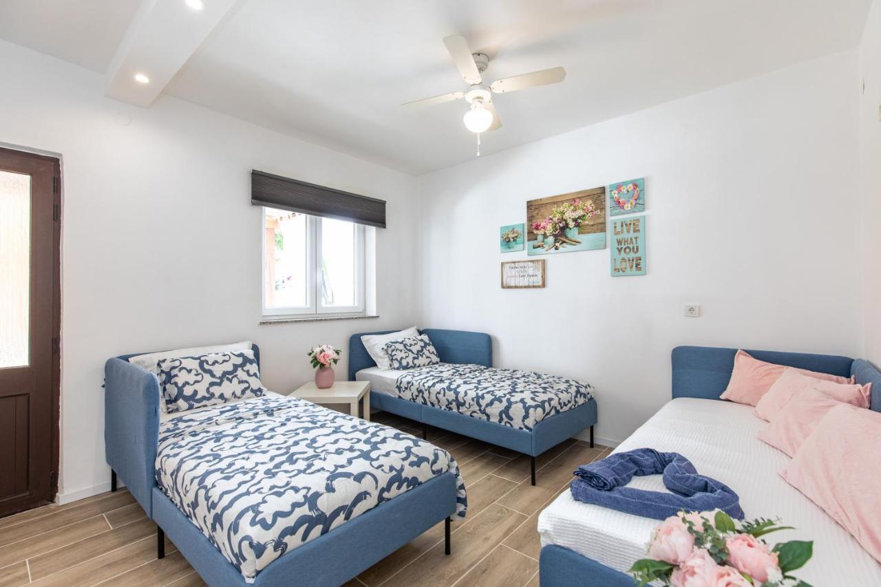 Apartment Dida I Mara Малинска Екстериор снимка