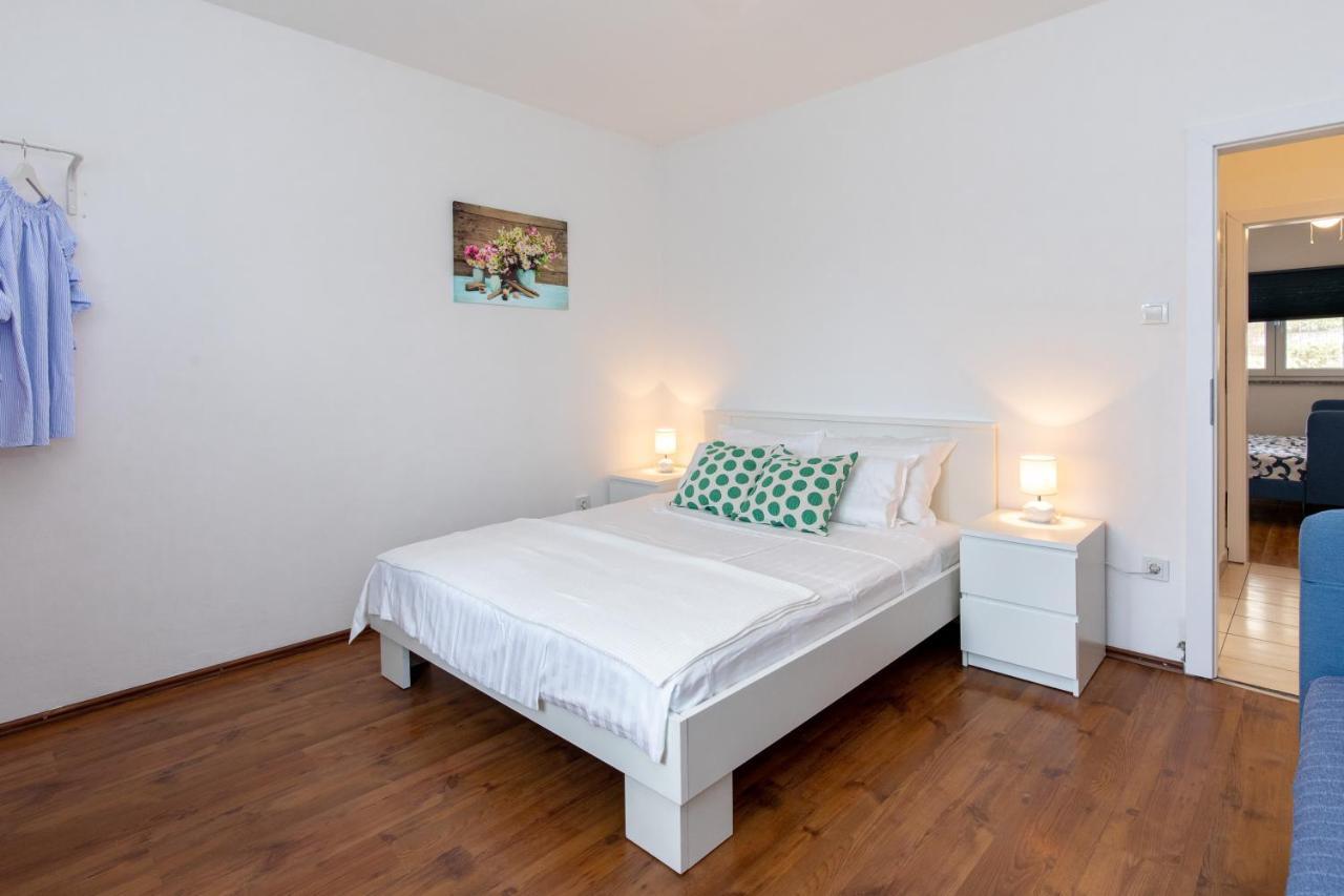 Apartment Dida I Mara Малинска Екстериор снимка