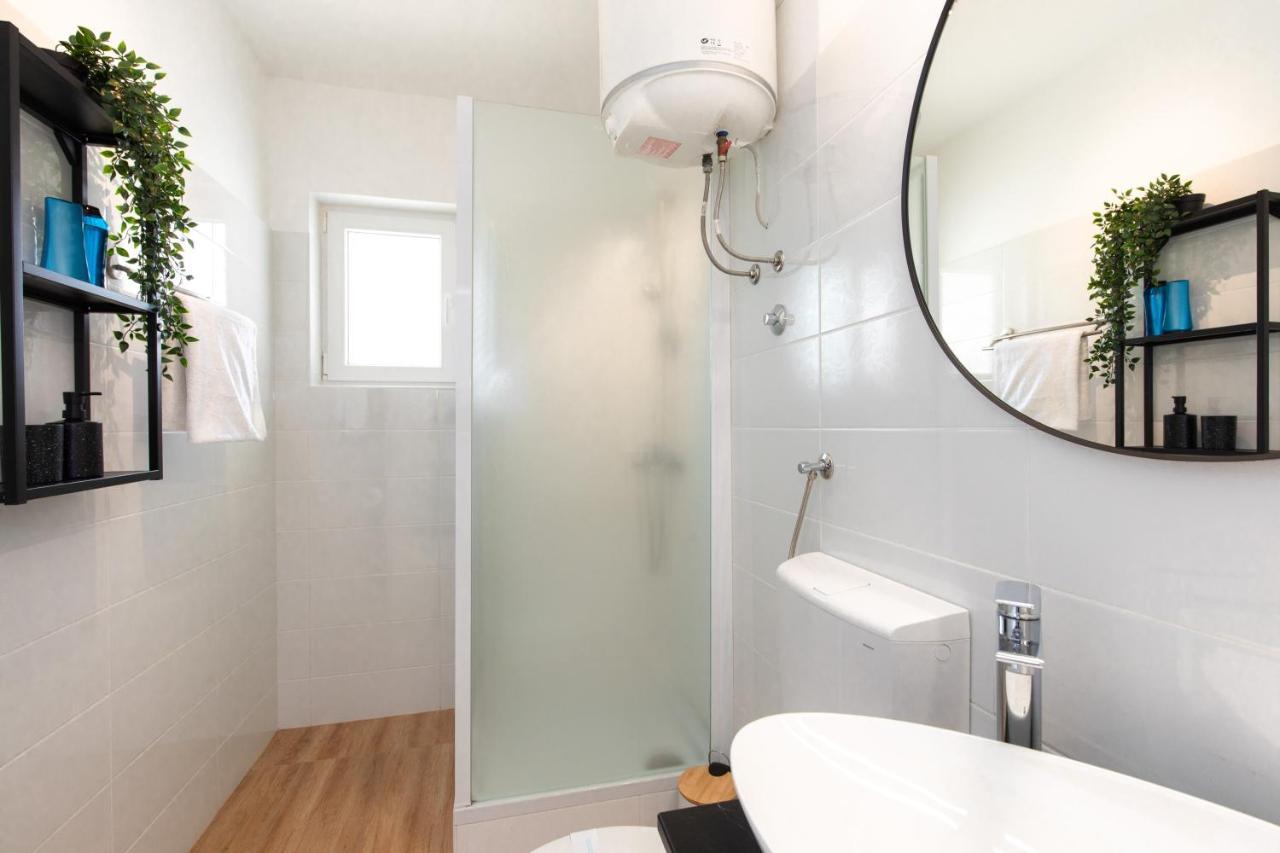 Apartment Dida I Mara Малинска Екстериор снимка