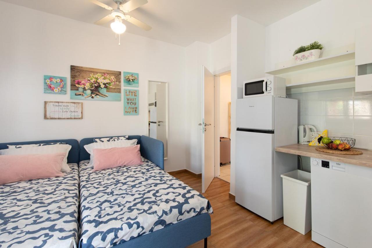 Apartment Dida I Mara Малинска Екстериор снимка