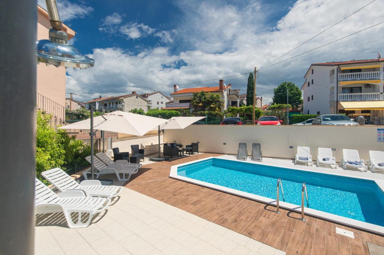 Apartment Dida I Mara Малинска Екстериор снимка