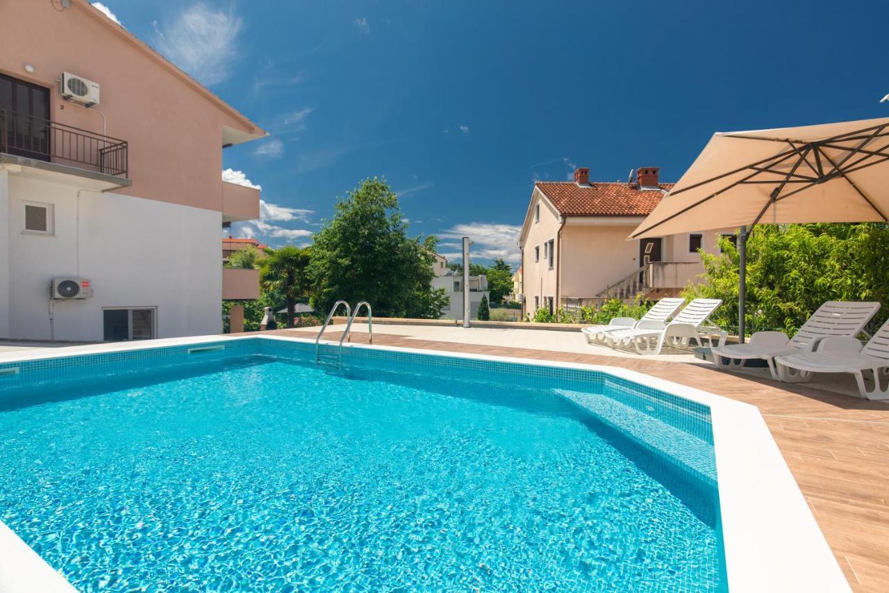 Apartment Dida I Mara Малинска Екстериор снимка