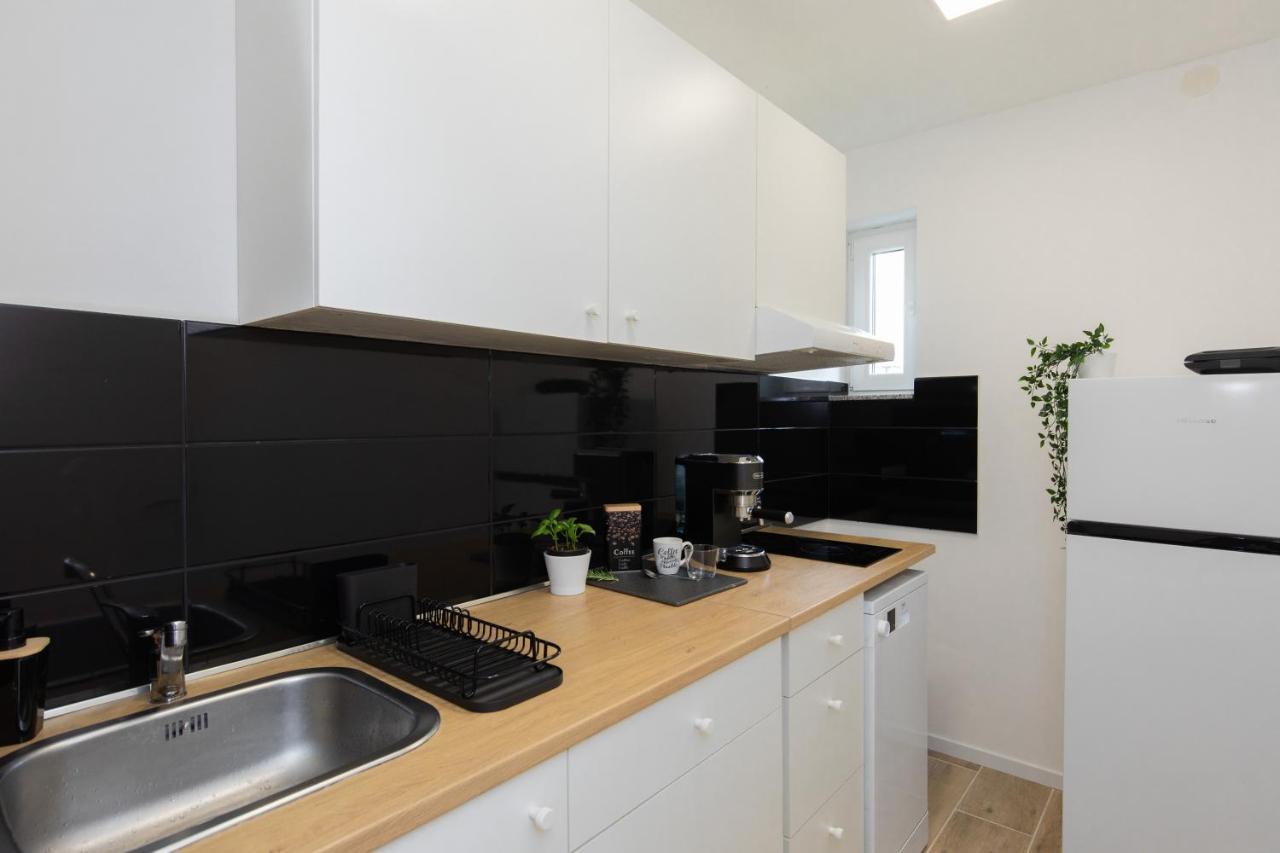 Apartment Dida I Mara Малинска Екстериор снимка