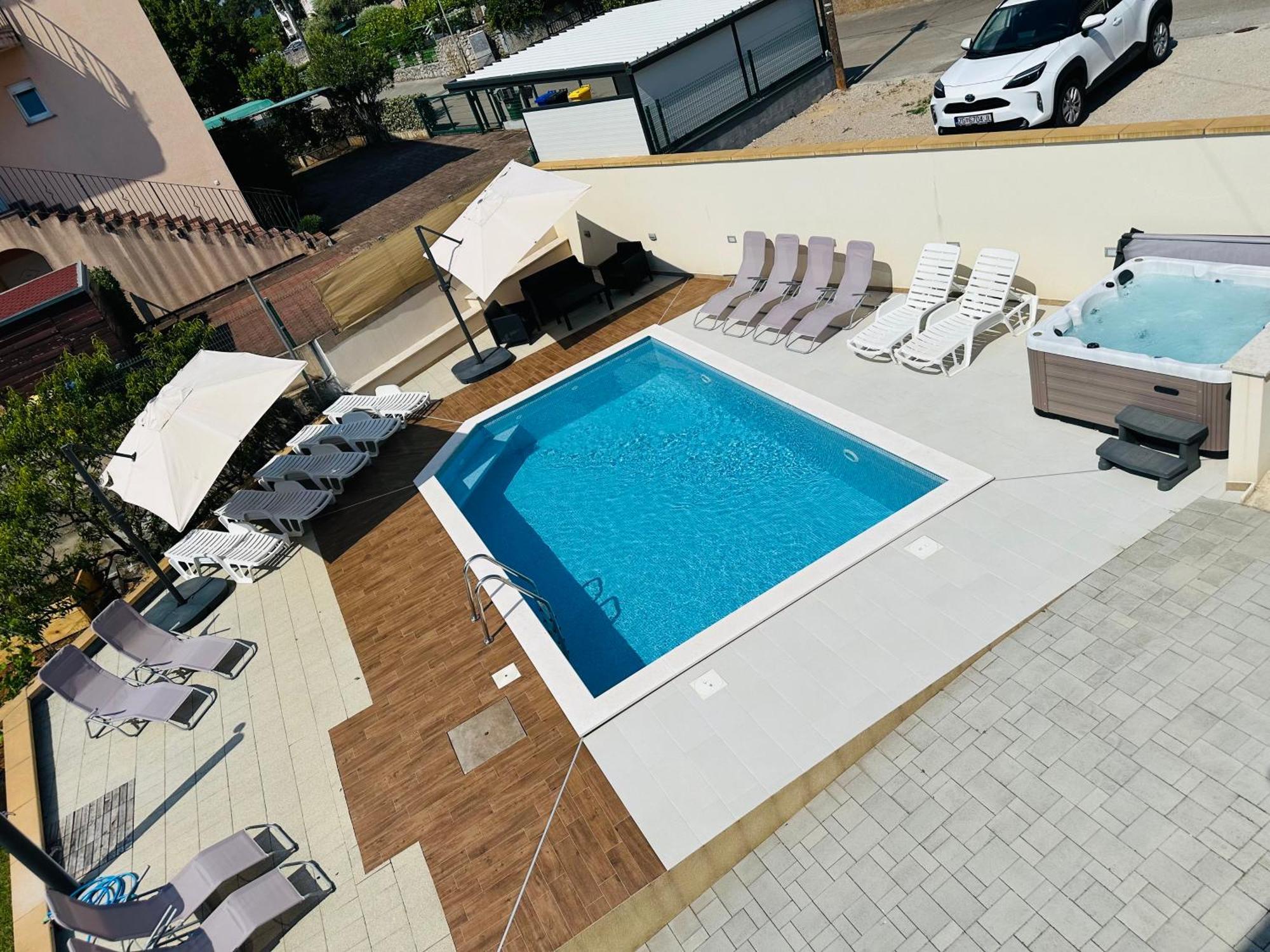 Apartment Dida I Mara Малинска Екстериор снимка